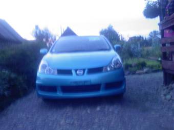 2005 Nissan Wingroad Photos