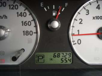 2006 Nissan Wingroad Photos