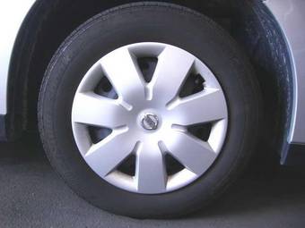 2006 Nissan Wingroad Pictures
