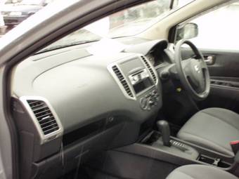 2006 Nissan Wingroad Photos