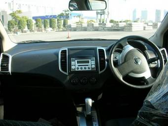 2006 Nissan Wingroad Pictures