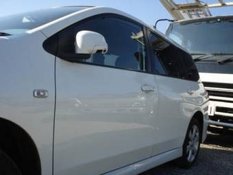 2006 Nissan Wingroad Images