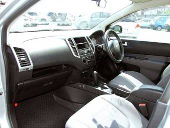 2006 Nissan Wingroad Pictures