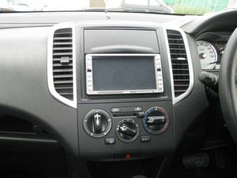 2006 Nissan Wingroad Pictures