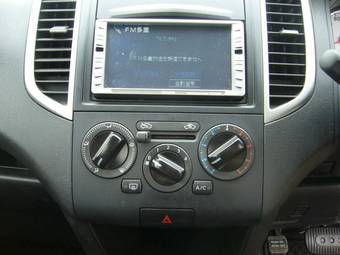 2006 Nissan Wingroad Pics