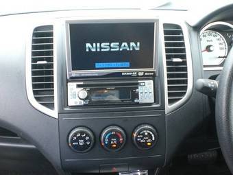 2006 Nissan Wingroad Pictures