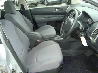 2006 Nissan Wingroad Photos