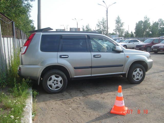 2000 Nissan X-Trail