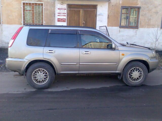 2000 Nissan X-Trail