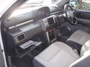 2000 Nissan X-Trail Photos