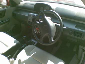 2000 Nissan X-Trail Photos