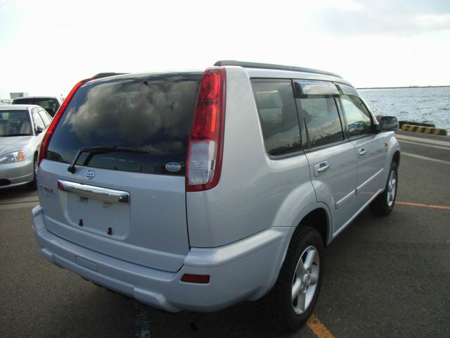 2001 Nissan X-Trail Photos
