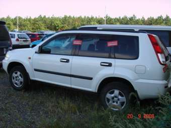 2001 Nissan X-Trail Photos