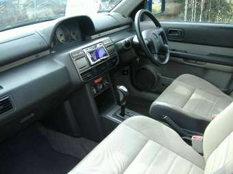 2001 Nissan X-Trail Pictures