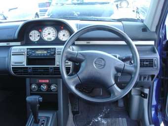 2001 Nissan X-Trail Photos