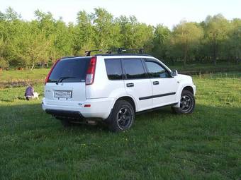 2001 Nissan X-Trail Photos