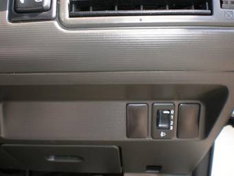 2001 Nissan X-Trail Wallpapers