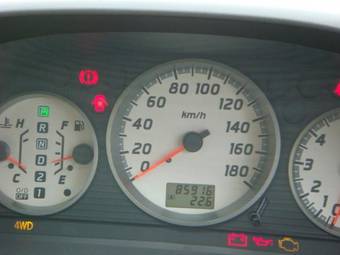 2001 Nissan X-Trail Photos