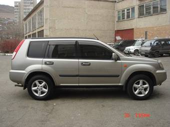 2001 Nissan X-Trail Images