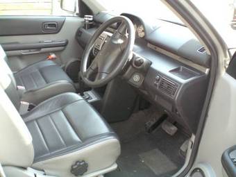 2001 Nissan X-Trail Photos