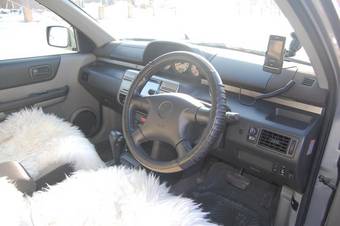 2001 Nissan X-Trail Images