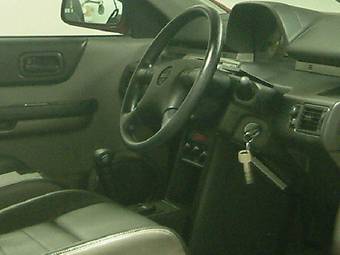 2001 Nissan X-Trail Photos