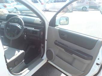 2001 Nissan X-Trail Photos