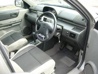 2001 Nissan X-Trail Photos