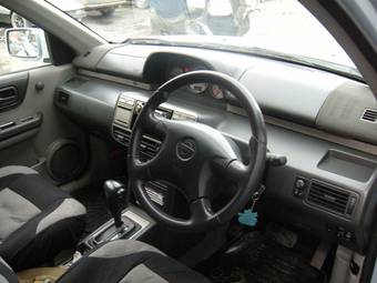 2001 Nissan X-Trail Photos