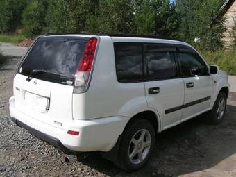 2001 Nissan X-Trail Images