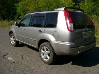 2001 Nissan X-Trail Photos