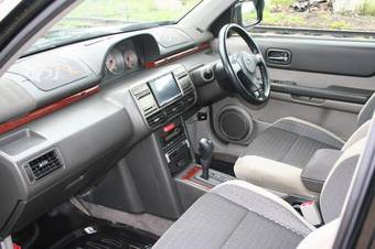 2001 Nissan X-Trail Images