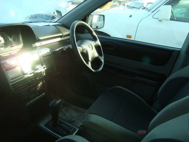 2002 Nissan X-Trail