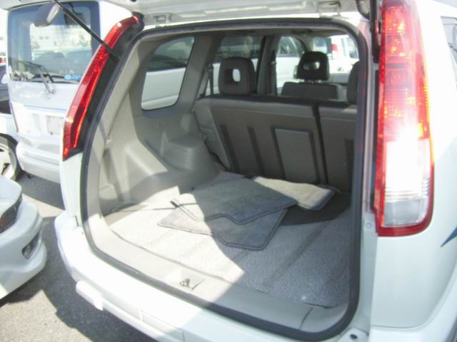 2002 Nissan X-Trail Images