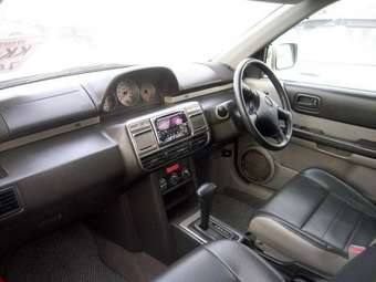 2002 Nissan X-Trail Images