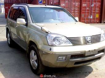 2002 Nissan X-Trail Photos