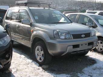2002 Nissan X-Trail Photos