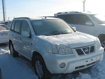 2002 Nissan X-Trail Photos