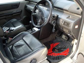 2002 Nissan X-Trail Photos