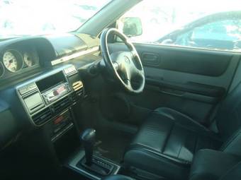 2002 Nissan X-Trail Photos