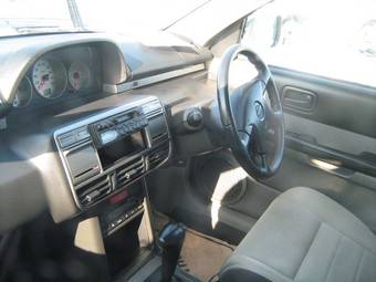 2002 Nissan X-Trail Pictures