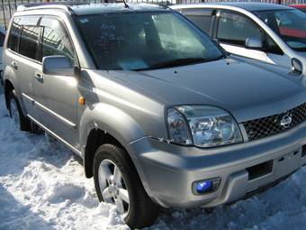 2002 Nissan X-Trail Photos