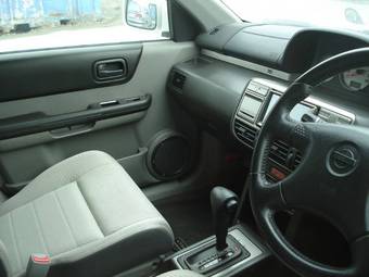2002 Nissan X-Trail Photos