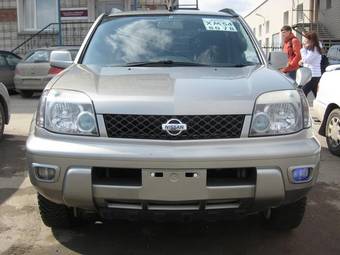 2002 Nissan X-Trail Images