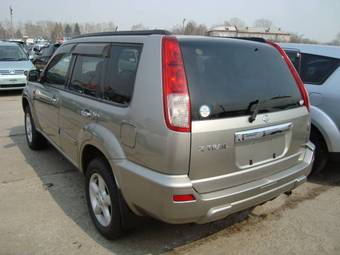 2002 Nissan X-Trail Photos