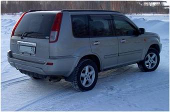 2002 Nissan X-Trail Photos
