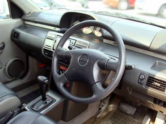 2002 Nissan X-Trail Photos
