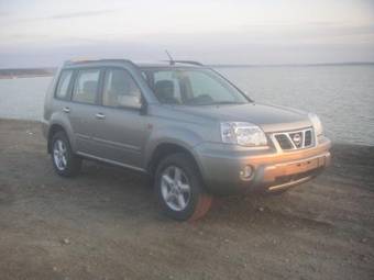 2002 Nissan X-Trail Photos
