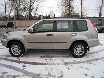 2002 Nissan X-Trail Photos