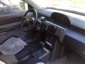 2002 Nissan X-Trail Photos